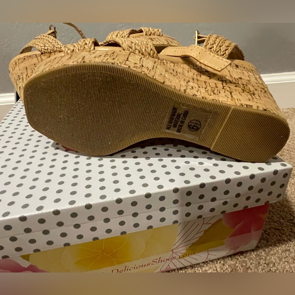 Woman’s corkscrew wedges, size 6.5 - Picture 7 of 8